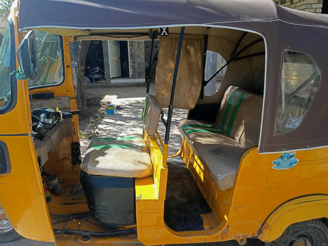 السلام عليكم 
تكتك موديل 2020 سنويه ورقم انگليزي بأسم عمي شرط لتحويل  قضاء الرفاعي مكلف بلنشر للأستفسار اتصل 
***********
***********
