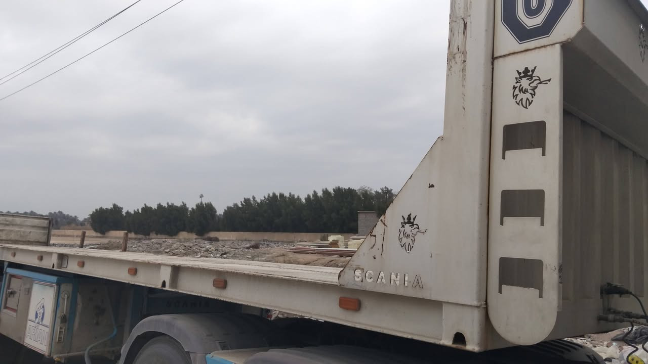 السلام عليكم عربانه للبيع حداديه شاصي16محدد مال جملون الطول 13 دناكير 14 ثلاجه مطبخ صندكه كهربائيات كامله
السعر 110$ وبيها مجال 
مكان الحله 
الرقم ***********
