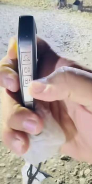 🚗 سورنتو2025.
ويل 20 ابو نجمه
ام ضمان دوليه

مرقم بغداد رقم جديد انكليزي 
تحويل ثاني يوم مشروع وطني
سياره كفاله عامه وضع شركه بعده بضمان شركه دوليه كلش جديده كارتون استخدم شخص واحد ع ايد وحده  سبير ماا نازل تخم داير شركه سياره بعده جديده لزكات وفابلون شركه جديده كلش بعده ع وضع شركه ع ايد وحده مال جناي
 
          🔥 المواصفات 🔥
🚗 اربع كامرات 
🚗 تتقدم وترجع بل بصمه 
🚗 كارات 360 درجه
🚗شاشة  وره متغيرة 
🚗أربعة أوضاع قيادة
🚗شحن لاسلكي
🚗بردات خلفية
🚗حساس مطر 
🚗مري اوتو دم
🚗بصمة وتشغيل عن بعد 
🚗مثبت سرعة 
🚗كراسي كهرباء
🚗جنطة كهرباء
🚗هندبريك بصمة
🚗درايف مود 
🚗اوتو هولد 
🚗مساعد انحدار 
🚗مانع انزلاق 
🚗كير ماوس
🚗مثبت سرعه 
🚗كراسي كهرباء
🚗7 راكب
🚗3 قطع تبريد
🚗انارة محيطة ليزرية متغيرة 
🚗لايت عالي ناصي زنون 
🚗لد ليزري نهاري 
🚗بك لايت ليزري 
🚗حساسات امامي خلفي 
🚗حساسات أطار
🚗كامرة دوارة 
🚗شاشة تخدم نظام  
🚗رقم بغداد
ماشيه:700كيلو فقط مسافة الترقيم
وبعد بيه مواصفات والسيارة زيروو 
مكان السيارة بابل الاسكندريه السعر 358 وبيها مجال 
🚗شراي يتصل***********
