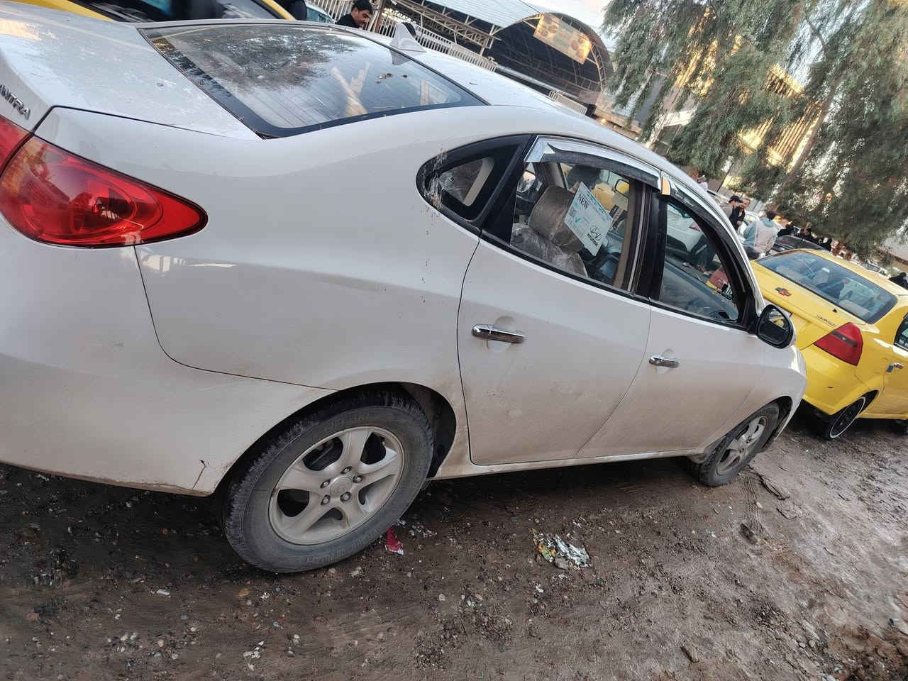 سلام عليكم النترا 2010 رقم بغداد سنوية جديده تحويلها حصرا يكون في نينوئ وصاحبها الشرعي في الموصل 
بيها قطعة صبغ الباب خلف النفر فقط لاغير العنوان الموصل 
السعر 115 قفل 
***********
