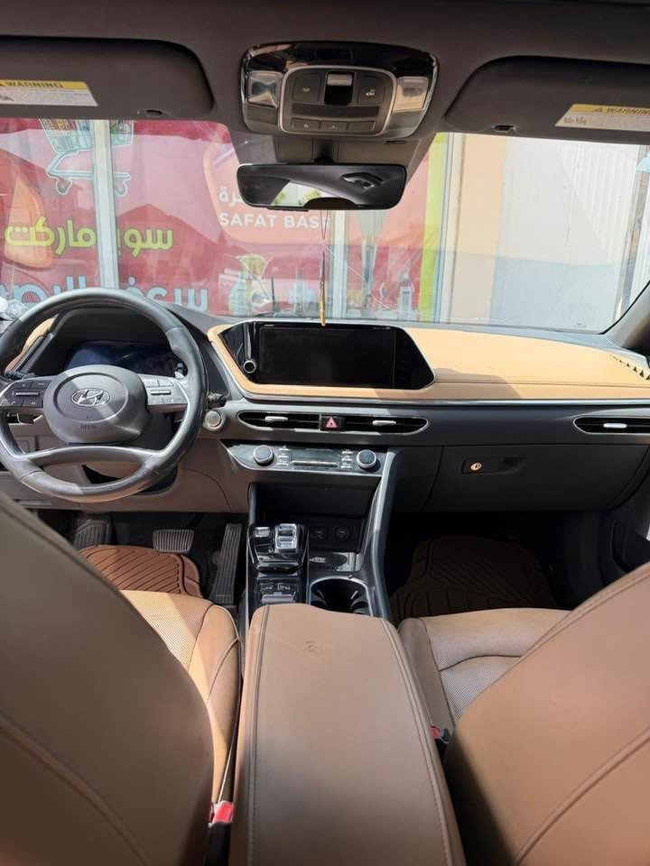 سوناتا 2021 
وارد امريكي كفاله عامه بيها نفخه من المكينه السياره لمتد فول مواصفات
السعر 153 وبيها مجال بسيط ***********
