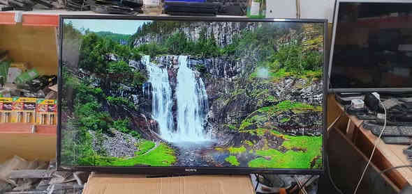 تەلەڤیزۆنی سۆنی قەبارە 43 سمارت
خاوێن ڕەنگی ڕەش نرخی 110000
لە هەولێر واتساپ *********** أربيل
