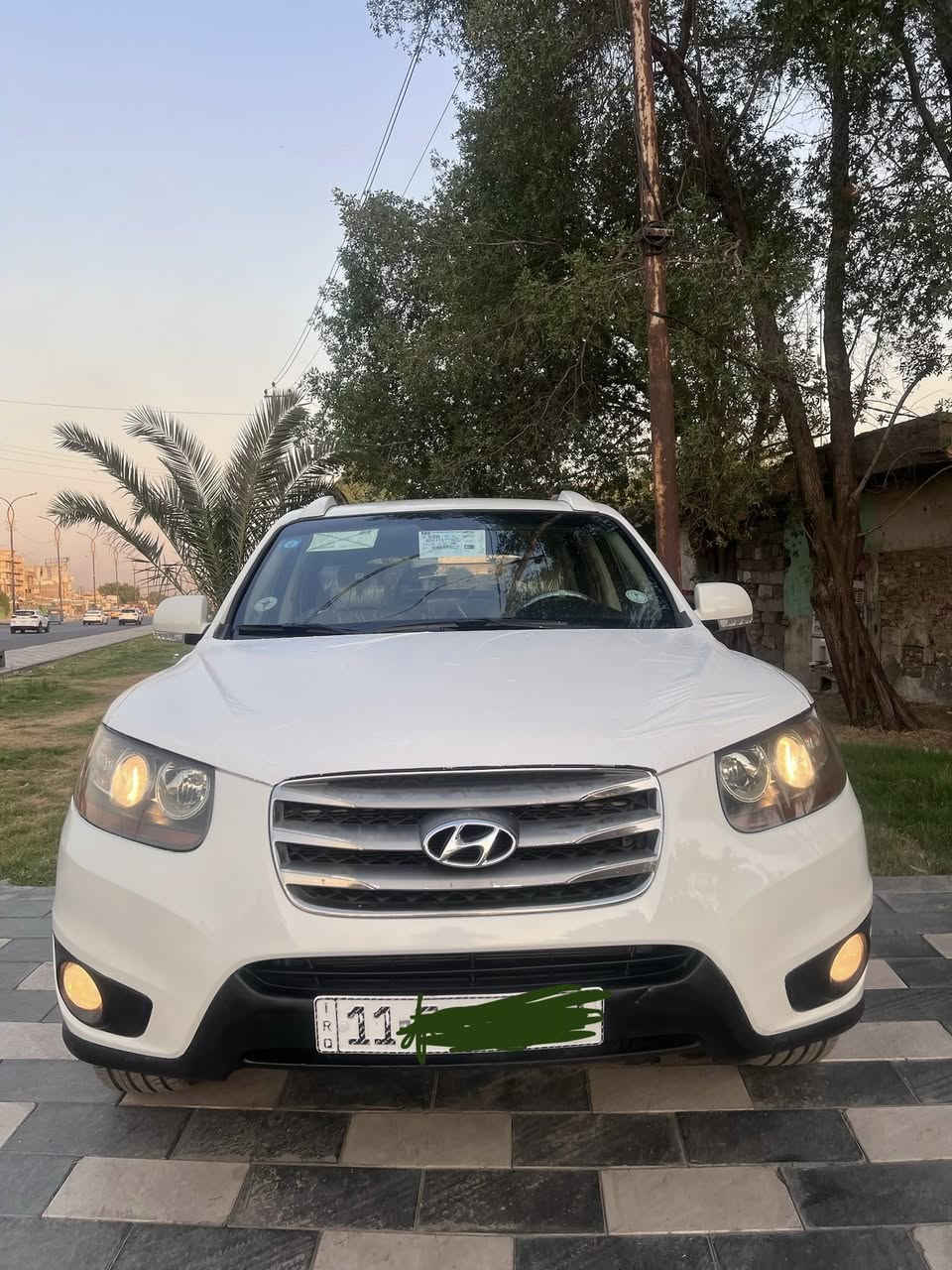 سلام عليكم سنتافي موديل ٢٠١٠خليجيه كفاله عامه بيه قطعتين صبغ بدون دواخل فقط الباقي مكفول لغود شواصي قماره حوض مكفولات محرك 6 سلندر مواصفات فتحه شاشه كأمره خليفه حساسات امامي وخلفي تخم تاير جديد ويل كروم جدد بالجيس السياره جدا نظيفه غرفه جديده رقم بغداد أنكليزي تحويل مباشر 3 قصع تبريد ثلج سبع راكب السياره بعده على وضع الشركه مكينه كير مكفولات صدر امامي وخلفي حداديه كفاله جدد السياره مال جناي احلى من الصور بعده على الشركه 
السعر 115 وبيه مجال جداً مناسبه
العنوان بغداد 
الرقم ***********
ملاحظة السياره خليجيه خليجيه
