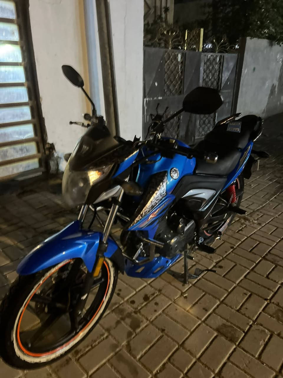 السلام عليكم 
دراجه هاوجي للبيع  مسجله وكامله تحويل  موديل 2020 دراجه جاهزه مثل ما موضح بل الصوره   ما نقصها شي 
سنويه ولوحات عربي السعر ١٥ المكان الرمادي شارع المستودع
الشراي يتصل ع هذه الرقم *********** موجود بي وكت اتصل
