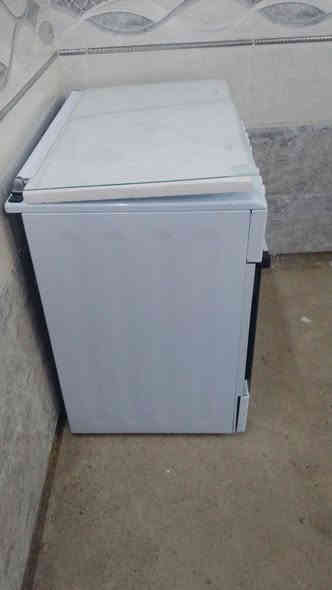 طباخ للبيع جديد ما مستعمل بل الكرتون  ***********
