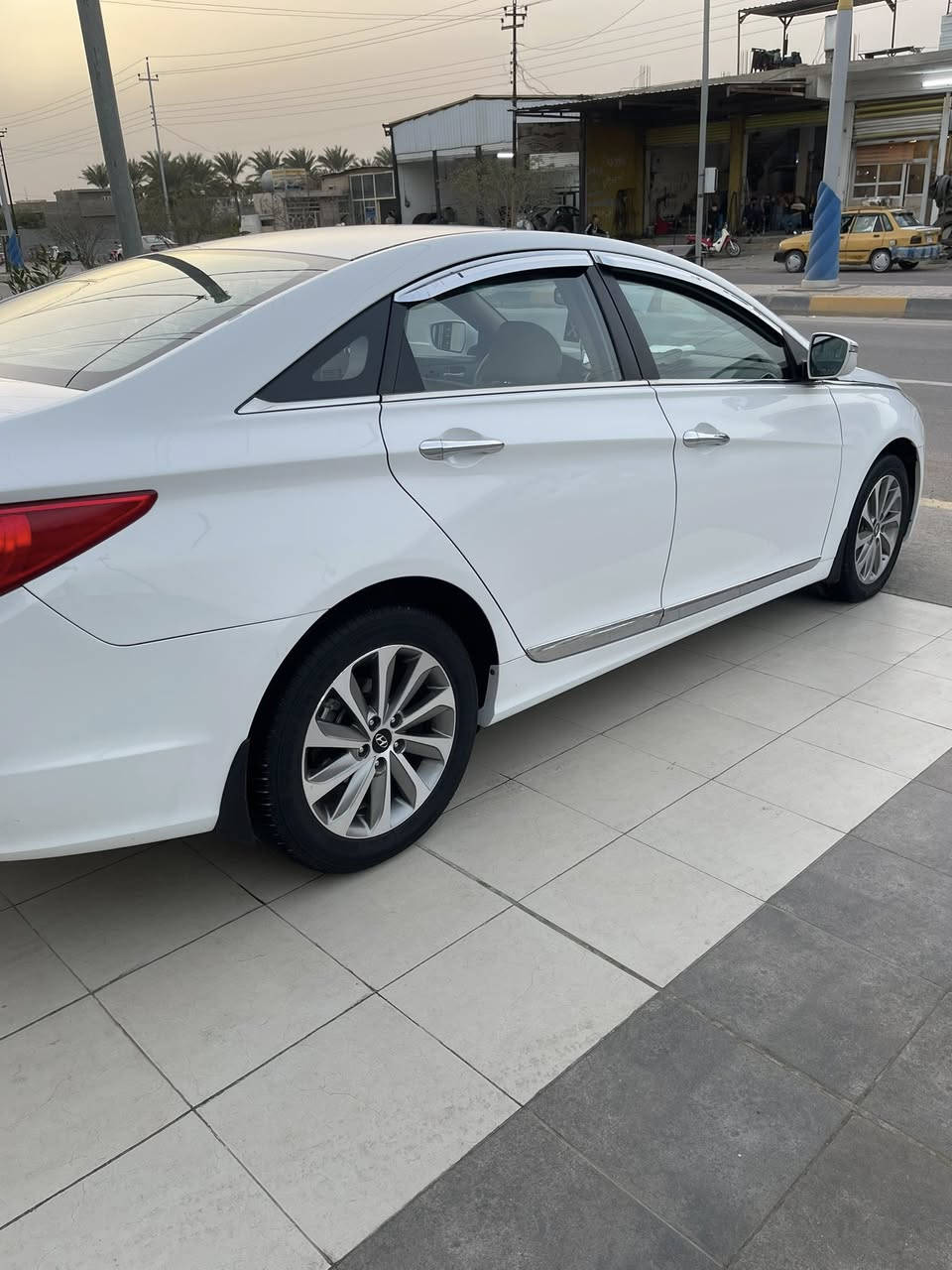 السلام عليكم
سوناتا 2014 خليجي للبيع 
رقم بغداد  
محرك 2400 دوش 
كفاله عامه 
***********
