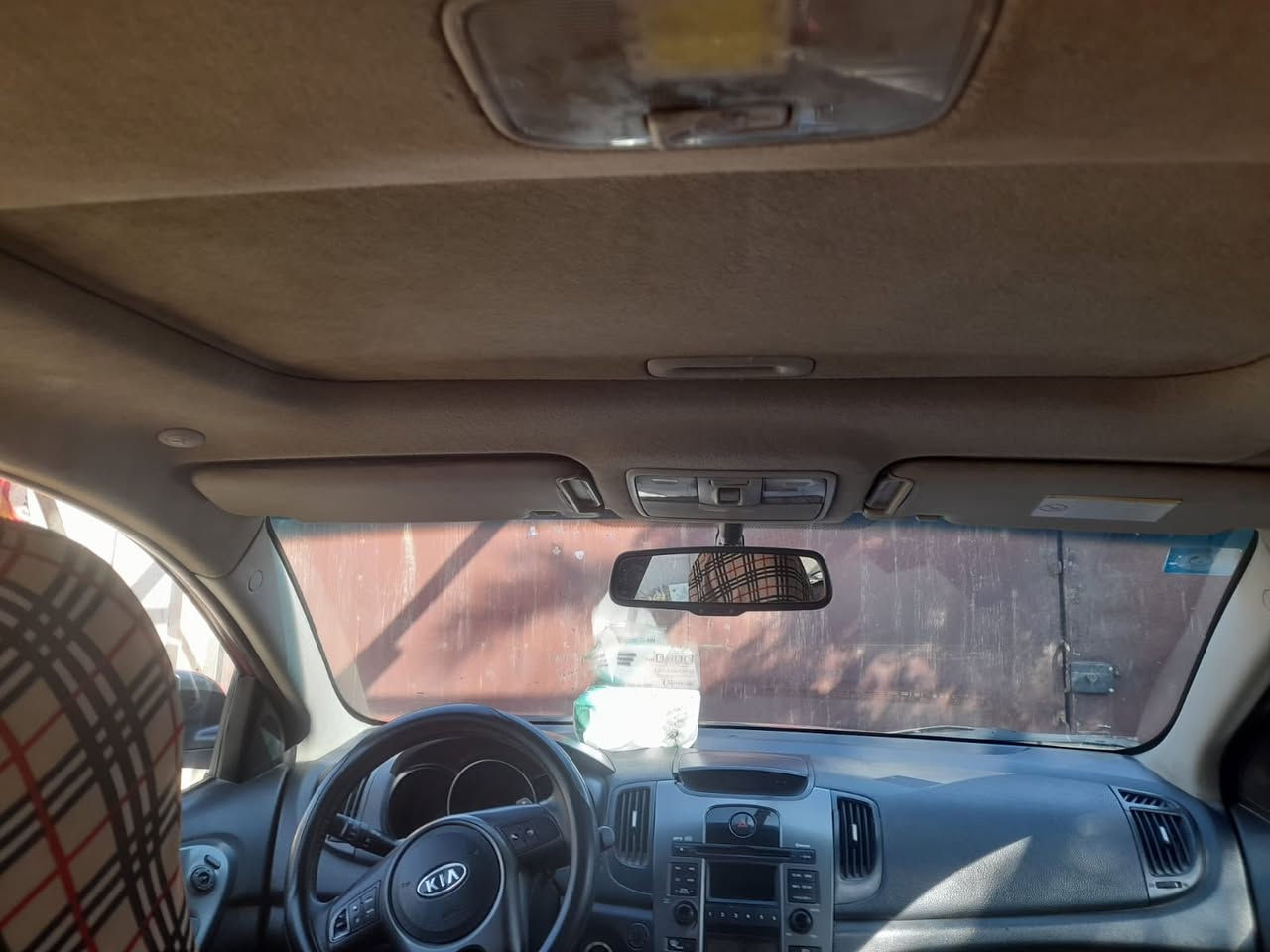 السلام عليكم ورمضان كريم سراتو خليجي موديل 12 لبيع فول مواصفات بصمة وفتحة وكامرة السيارة حلوة ونظيفه جهازه مابيه نقص انشالله بخير على ياخذه معروضه 90$ورقه وبيها مجال بصيط لشراي مكان السيارة بغداد الزعفرانية ورقمه بغداد والسنوية بعدها ماساقط اني مكلف بالنشر الاتصال بالأرقام ‭0784 276 6544‬/*********** ملاحظة بسيطة السيارة مبدل بيها باب السائق وصبغ جاملغ خلفي فقط
