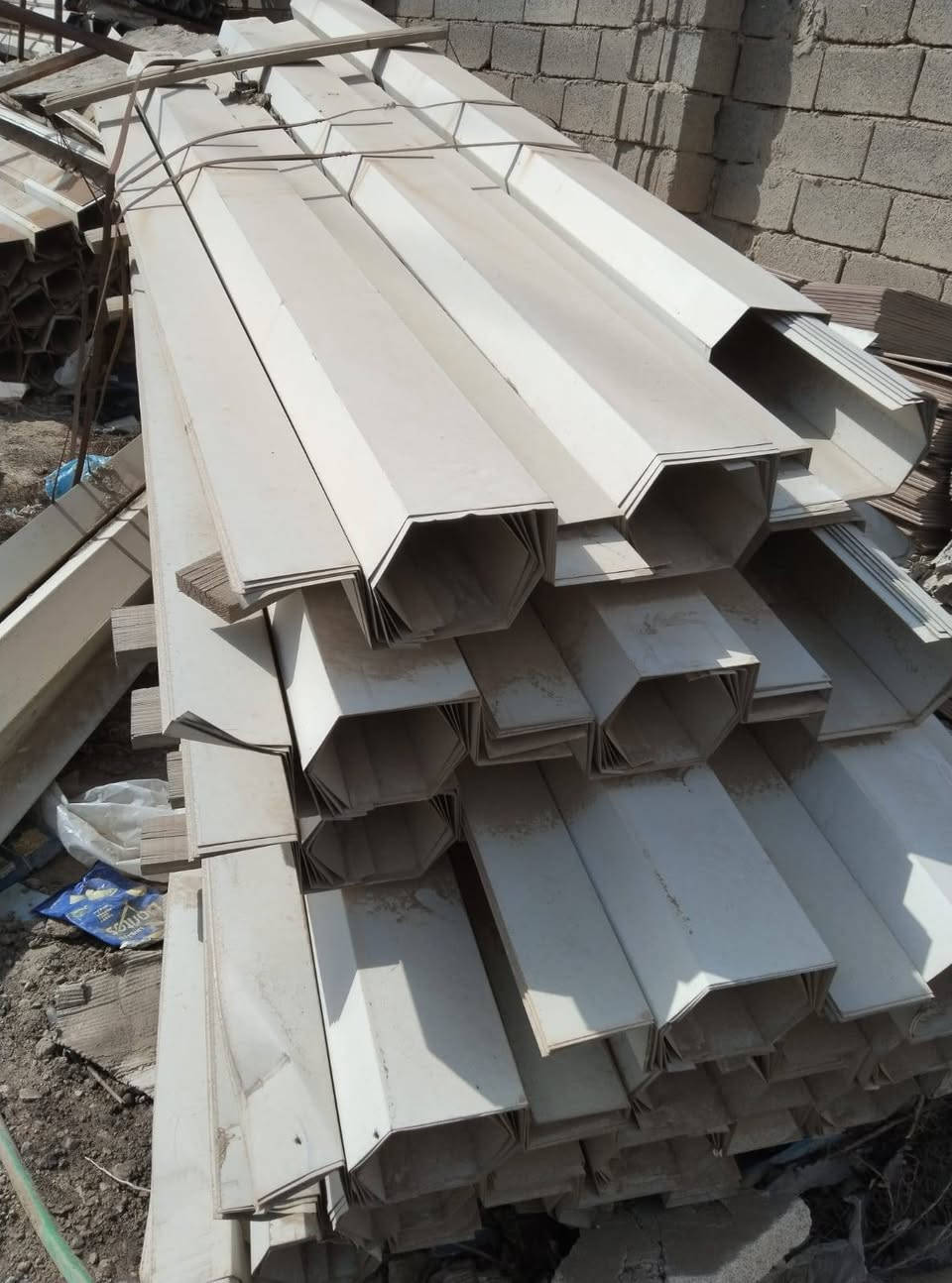 للبيع سواقي كرفانات  ***********
