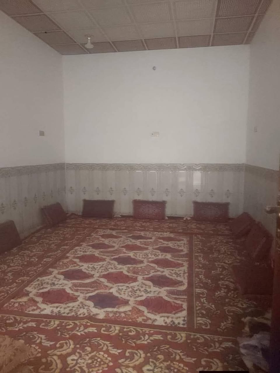 بيت وقف للبيع قضاء ابي الخصيب طريق الصحراء شارع جامع السيد الشهداء مساحة ٢٠٠م
***********
