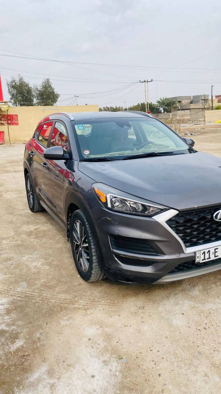 توسان ٢١ امريكي حادث بسيط شبر بل بنيد مثل ما موضح بل صور الحادث مرفقه  محرك جي دي اي
فول مواصفات بصمه رادار خلفي وامامي 
مكفوله من الصبغ واي تبديل
سياره مامتعوبه  نضيفه كلش 
رقم بغداد بااسمي كبل تحويل مباشر سنويه جديدج
مكاني بغداد ابوغريب متواجد بااي واقت اتصل  *********** العسر  ١٧٥
