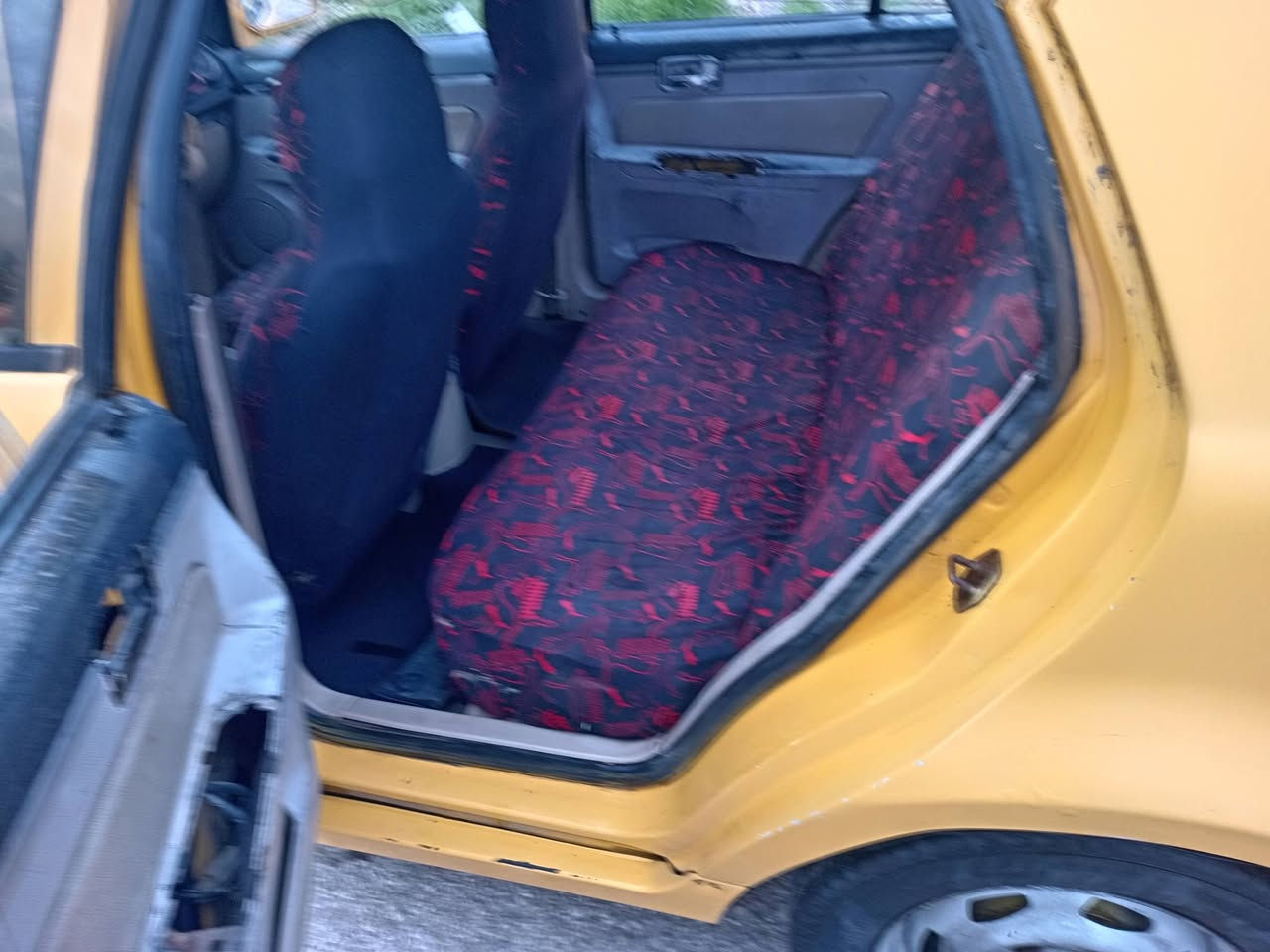 سي كي رقم بغداد الشرعي بل موصل كاربون بانزين بيها فقط تحويل مباشر من الشرعي السعر 32 وبيها مجال للطيبين محرك كورلا لاصرف ولا نفخ السياره صبغ عام موديل 2009 للتواصل ***********
