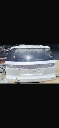 جنطة ترافيس 2025بيضاءصدفي للاستفسار عن 07773093000