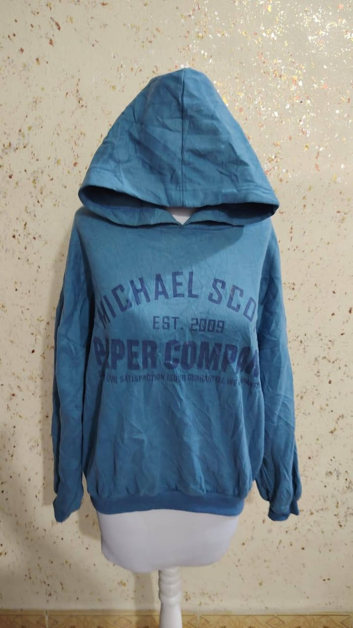 سويترات جديد 3000 القطعه 
شلعة العدد 28 قطعة السعر 45 الف والتوصيل مجاني
***********
