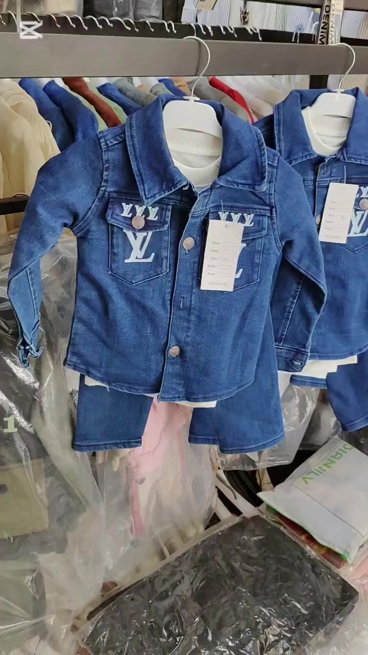 ازياء كاتيا لملابس الأطفال 
العنوان الديوانية العروبه قرب اللحوم الحمراء


**إذا كنت صاحب هذا الإعلان وتريد حذفه لأي سبب، رجاءا أرسل رسالة إلى الدعم الفني**