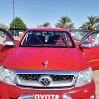 تويوتا 2010 كويتي اوتماتيك،  بيها باب صبغ والباقي مكفول،  محرك بي تنقي...