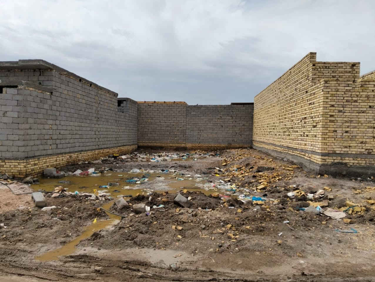 القطعه بل الصخين نزله المختار مساحته 200
*********** ابو ملاك
