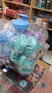 مدلكة فروة الراس • الرمادي • كوزمتك