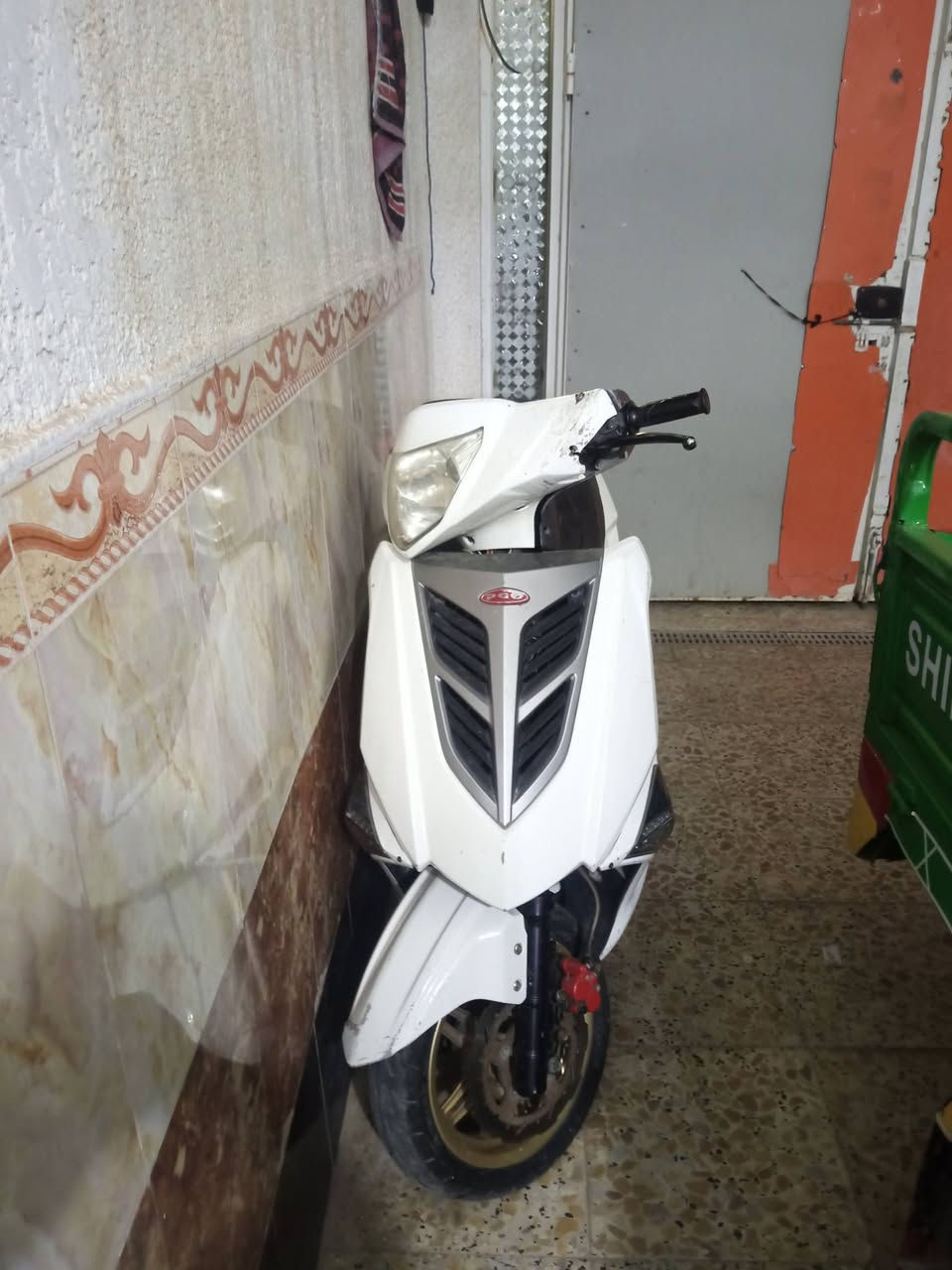 دراجه ياباني للبيع شغاله تفسير يتصل بي على هذا الرقم سعر مرهم 250 وبيها مجال,***********
