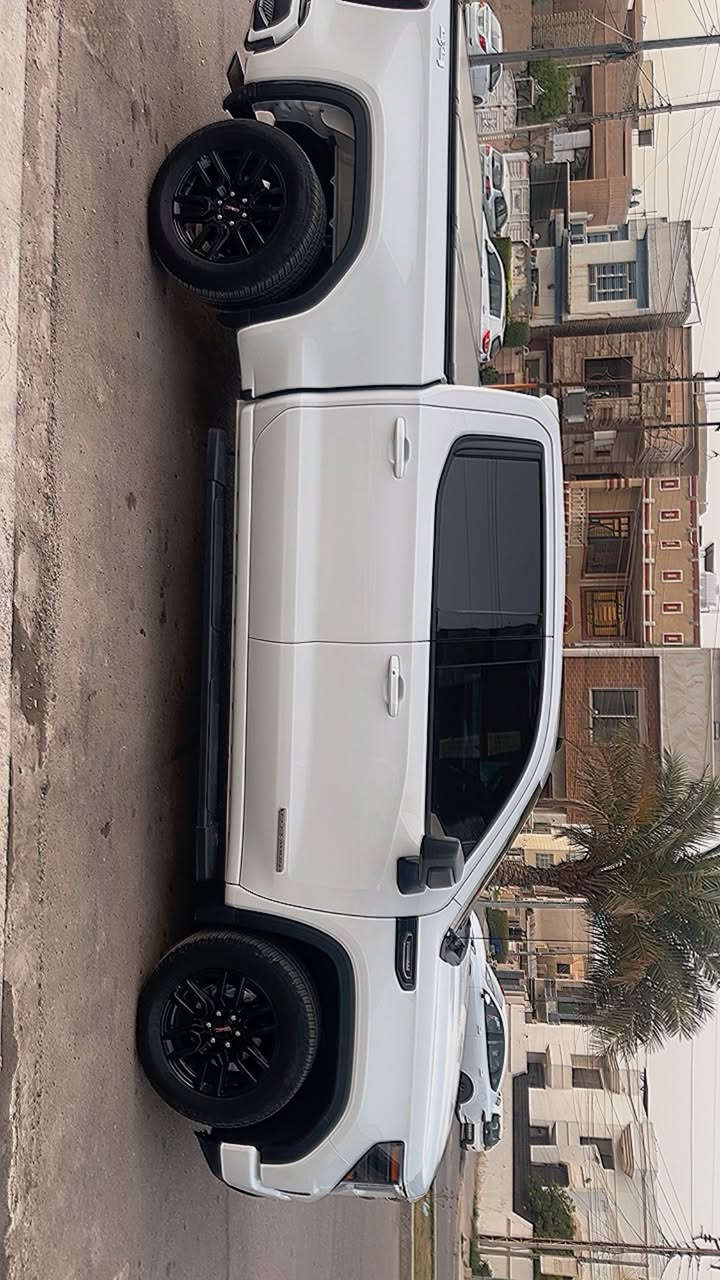 سلام عليكم
2025 GMC SIERRA, K1500 ELEVATION-L تيربو ماكس
السياره حادث فقط دعاميات يعني كلين 

سياره كلين تايتل فقط دعاميات جماليه 

جاملغ خلفي كارت تكحيل موضع ب الفيديو  ورصعه صغيره ب الباب 
السياره الفيشن فول عدا فتحة وجلد 

السياره فول 

كير تعليك
كشنات مخمل 
شاشه يوكن حديث 
عدادات ديجتل 
شحن واير ليس 
رادار امام 
كامره خلفيه دواره 
محرك 2700 تيربو ماكس 
باب طويل بدي كصير المرغوب 
السياره ماشيه 3 الف زيرو يعني 
المكان بغداد سيديه او كراده 
رقمي ***********
السياره حبايبي كلين بدون حادث 
السعر 50 الف دورلار 
يعني 5 شدات 
مرقم كامل شمالي اربيل وكتاب تضليل
