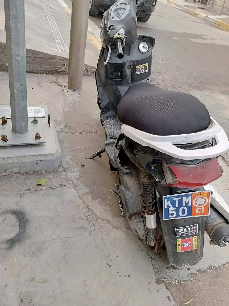 سلام عليكم
دراجه سكنس للبيع الدراجه شغاله عوزهه ترتيبات بسيطه السعر 250
***********
