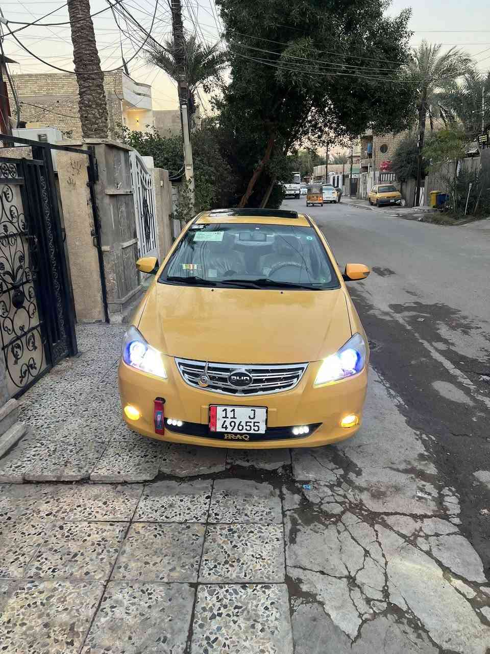 السلام عليكم
عندي بي وايدي موديل 2015 لبيع السياره رقم إنكليزي الجديد مصفر هيئه وغرامه السنويه 28 هزه جديده السياره بسمي تحويل ثاني يوم

محرك كير  صدر تبريد تخم تاير مكفول ، كهربائيات كلها شغاله السياره جاهزه خير من الله 

السياره مكفوله من الضربه والتبديل ،بيها صبغ على كد اقل الشبر بل بنيد ويم قبق البانزين شويه صبغ أبيع شرط السونار 

العنوان البلديات شارع المصرف 

السعر 50 وبيها مجال لشراي 

أي استفسار رقمي ***********
