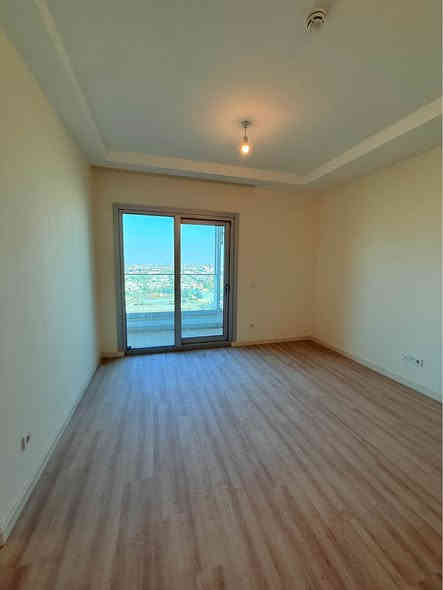 Apartment For Rent, located in Erbil, Empire Square, with an area of 143m², the price is $650/Monthly.
 
Consists of:  
- 2 Bedrooms
- 1 Kitchen
- 1 Living Room
- 1 Hall
- 3 Bathrooms
- Floor number: 11

Jamana real estate 
Mahmood:*********** أربيل
