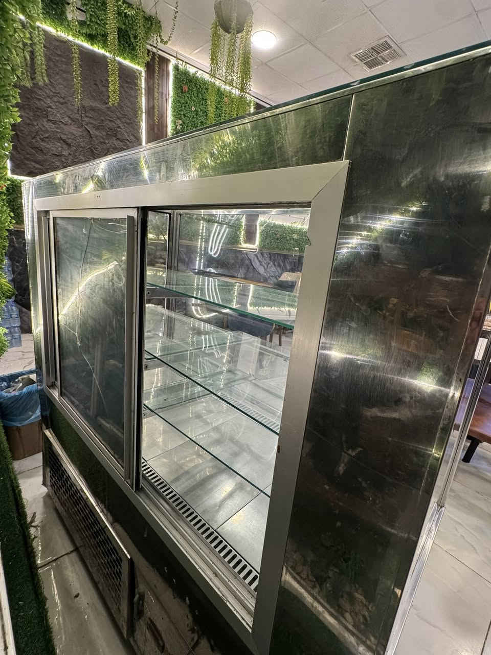 عارضه كيك تركي
نظام ايطالي و ماطور ايطالي و بيلادي 
نضافته فوول 
قياس 1.5 عرض و طول 1.5 
4رفوف  مسافه کبیر 
رفوف متحركه 
و ليد و مترب 
سعره 6و نص و بيها مجال 
مكان كركوك 
***********
***********
