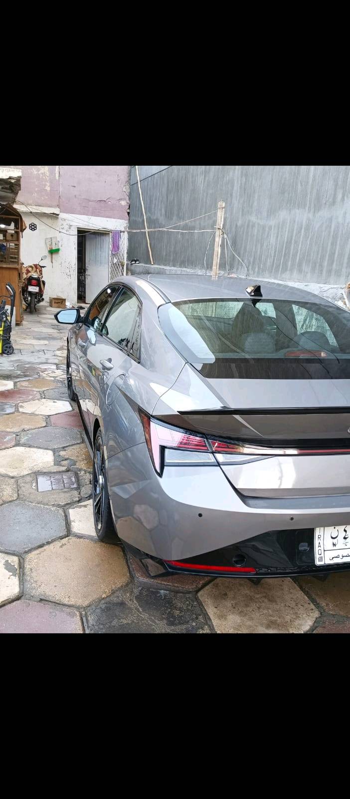 السيارة النترا 22NLINE في بغداد
السيارة هيونداي النترا 2022 متوفرة للبيع في بغداد السعر165 دولار أمريكي، وهي من فئة السيارات المستعملة. المواصفات الرئيسية للسيارة هي ¹: فول مواصفات 
- محرك 1600 تيربو رياضي
- تيربو
- فتحة سقف
- كشن كهرباء
- بدون ايرباق
- بيها بارد بلبنيد شويه
- السيارة على وضعها البلادي

يمكنك التواصل مع البائع عبر الرقم *********** لمعرفة المزيد عن السيارة وترتيب عملية البيع.
