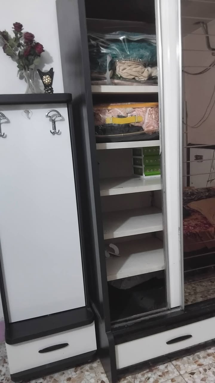 السلام عليكم شباب غرفة تركيه لبيع السعر ٢٠٠ بيهة بصيط البكان حيوررقم ***********
