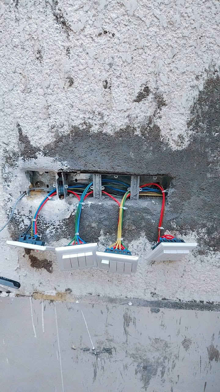 سلام عليكم حبايب
محتاج عمل كهربائي مكاني ناصريه مركز 
خلفاتنه الي محتاج كهربائي وتاسيسات صحيه
اطلع وياه باليوميه  وهذه شغلي 
لتواصل *********** او عالخاص
