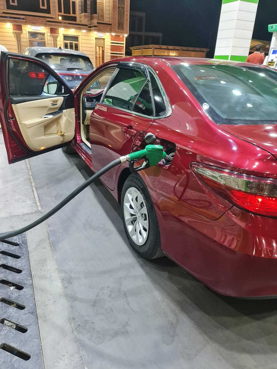 سلام عليكم كامري للبيع موديل2017 فول مواصفات Leضررها جامللغ من  وباقي كله بشرط سياره جديد بمعنى كلام  
سياره احلى من صور كير ومحرك كله بشرط وشرط تحويل
عنوان سياره فلوجه
سعرها 155$ وبي مجال قليل للاستفسار اتصل على رقم ***********
