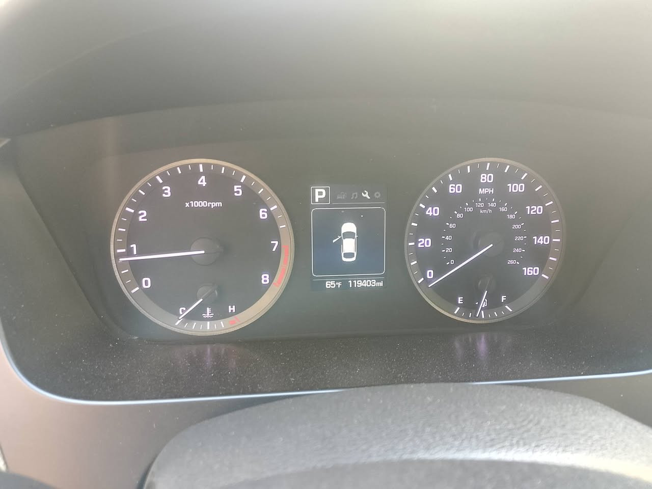 سلام عليكم سوناتا موديل 16 سياره جديده ماشيه 119 بيها صبغ 3 قطع مال أمريكا  بدون ارباك دواخل السعر 115 وبيه مجال الشراي يتصل ويدلل علوان البلديات هاتف ***********
