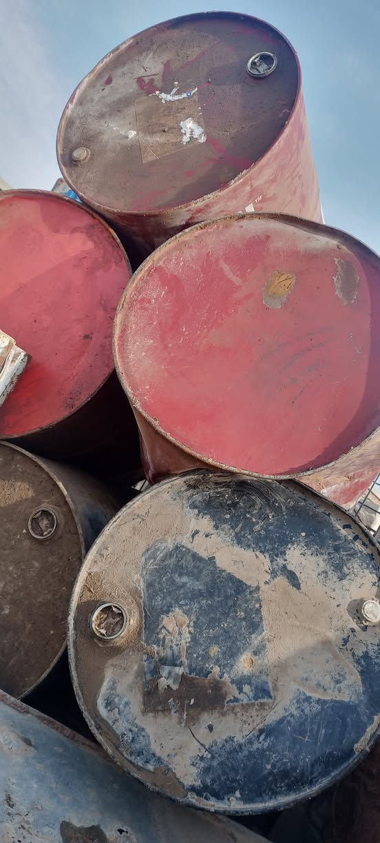 يوجد براميل كاز(فارق) مال دهن السعر 20 التواصل خاص اوو اتصال على رقم ***********
