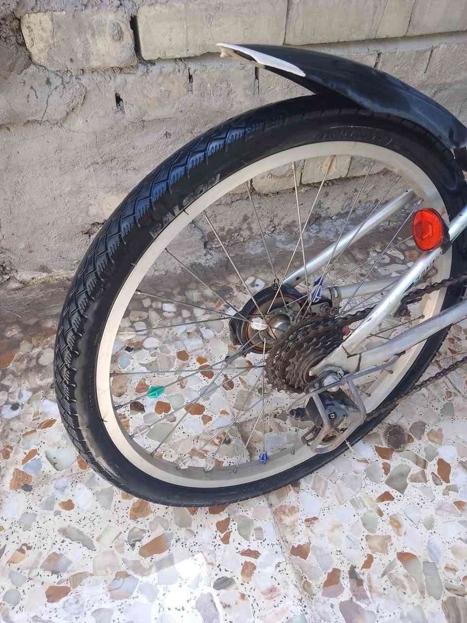 السلام عليكم ورحمة الله وبركاته 
بايسكل للبيع
بالة نظيف جدا
حجم 22
ويالة المنيوم
تايرات جديدة
الكير ست نمر
المكينة نوع شيمانو ماركة عالمية
ستيرن عدل
وكما موضح بالصور
السعر 75 الف
مكاني بغداد/ الطالبية


**إذا كنت صاحب هذا الإعلان وتريد حذفه لأي سبب، رجاءا أرسل رسالة إلى الدعم الفني**