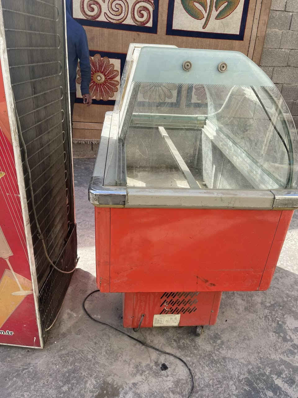 عارضه مقبلات + عارضه ببسي شغاله وتبريد السعر ٣٠٠ 
***********
