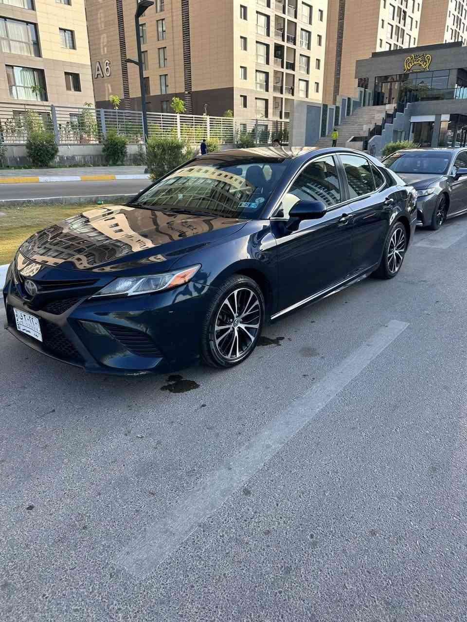 السلام عليكم
كامري se 2018 للبيع ماشيه 95 الف لسياره كلين بدون صبغ وبدون حادث الايرباك كله سليم سعره 160 وبي مجال 
للاستفسار ***********
مكلف بالنشر
