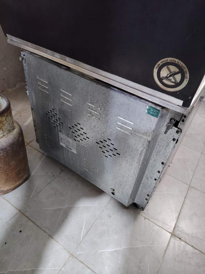 سلام عليكم طباخ مصري  ناره تخبل ونضيف كلشي شغال  السعر ع رقم الهاتف***********
