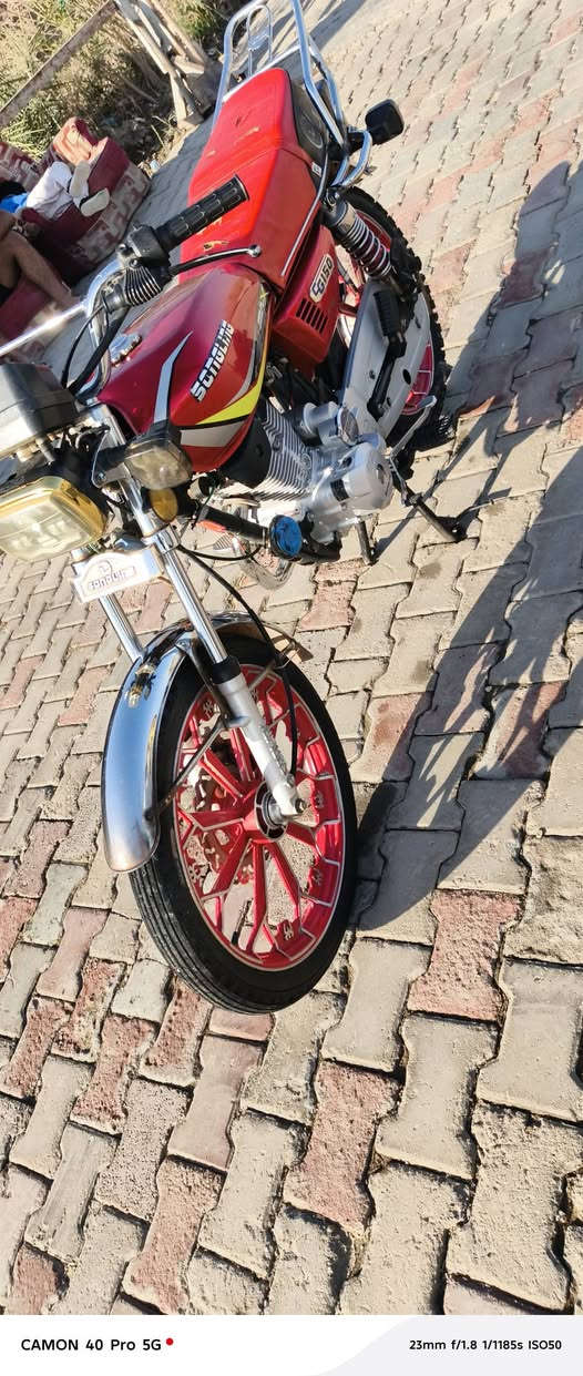 سلام عليكم دراجه لبيع موديل ٢٤
***********
