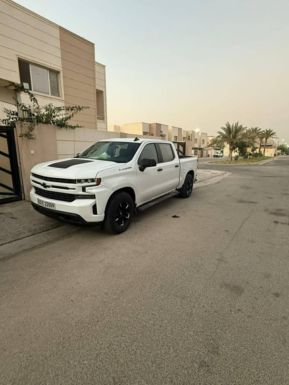 السلام عليكم 
سلفرادو للبيع او مراوس 2020
 4x4
V8 5300 
رقم اربيل باسمي
هزة جديدة
تحويل بنفس اليوم
سيارة جاهزة على اخر حباية
كير مكينة مكفول
منظومة تبريد جديدة
صدر جديد
تخم تاير جديد
باتري جديد 
شاشة كار بلي 
غرفة السياره مدوشمة جديد
السياره جاهزة والحمدلله
سونار بالمنشور
حادث جاملغ وشوية من البنيد 
جاملغ مبدل والبنيد مصلح
السعر 255 وبيها مجال
للاستفسار واتساب او اتصال
***********
