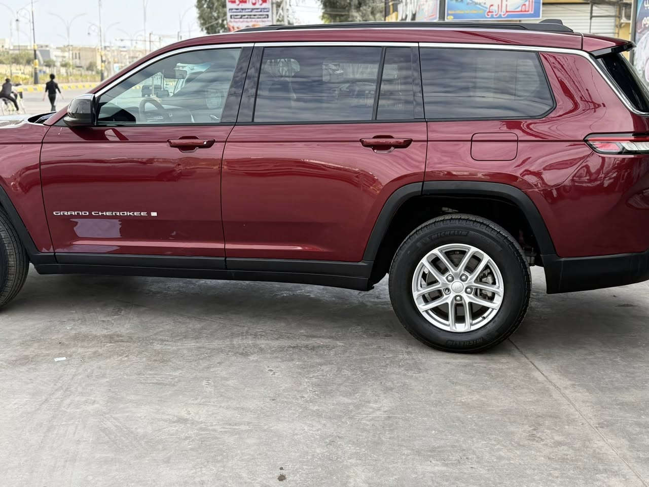 مستعجل على بيع لامرواس ولا اقساط بيع فقط جيب كراند شيروكي موديل 25 ماشيه 9 الف محرك 6 سلندر فتحه سلايت كشنات منفصل 7 راكب ***********السعر 225 ورقه
