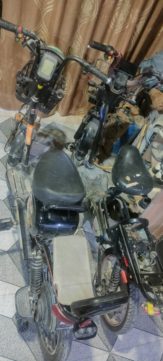 دراجات شحن اثنين ب200 مابيهن بطاريات بيهن مجال للغالين مكاني الزبير 
***********
