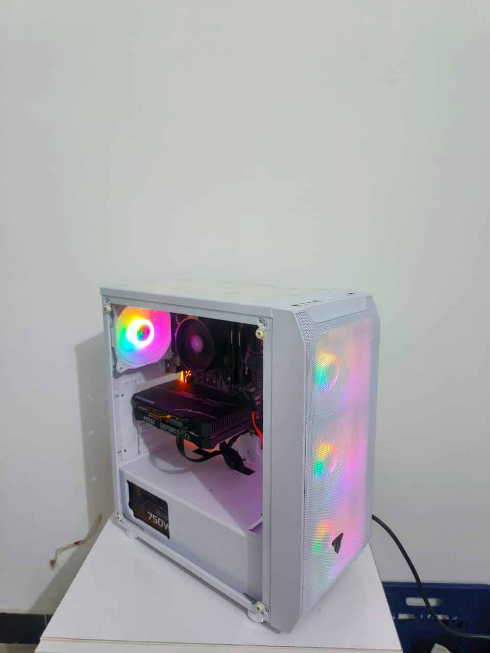 Pc gaming 
موصفات 
Ryzen 5 2600x
Msi GTX 1660SUPER 
16GB RAM 2400MHZ
500GB SSD 2.5"
750W GOLD modular
B450M
WIFI

يشتغل لعبات gta 5, call of duty, battlefield او فورت نايت وا جميع الالعاب 

متوفر توصيل جميع محافظات العراق 🚚

تواصل واتس اب (***********) كربلاء, العراق
