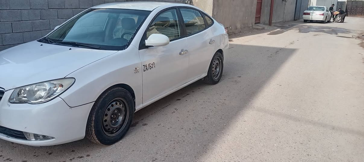 سلام عليكم سيارة ادوات كصة جنطة فول مواصفات ما عدا الفتحة مكينة كير حدادية بل كارتون تبريد ثبج تتفأة السعر 42 وبيهة مجال العنوان بصرة الرقم ***********
