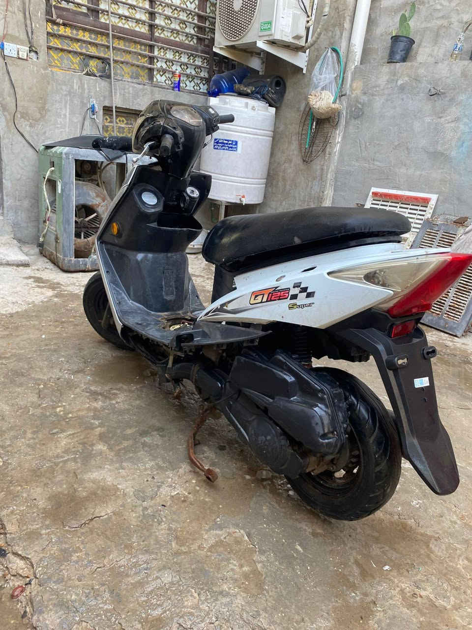ماكس حديث دراجه شغاله فيت بم جديد نزول جديد باتري جديد ياردلها. ترتيب الكفرات  بس سعر 275 عنوان ام الكبر بغداد  رقم ***********
