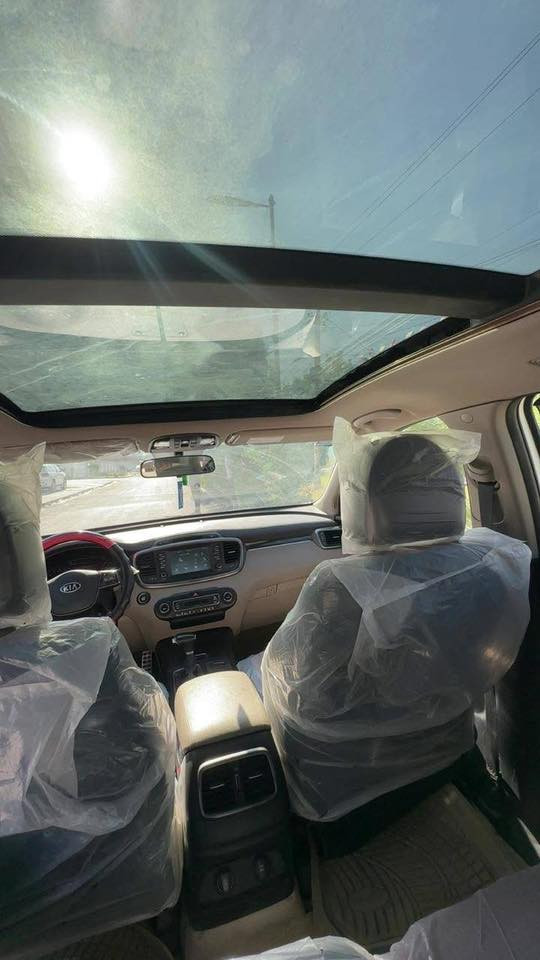 مستعجل ع البيع شباب 

سورنتو 2020 خليجي كفاله 
رقم بغداد بسمي تحويل مباشر 

السعر 210 وبيه مجال للطيبين 

اتصال او وتساب ***********
