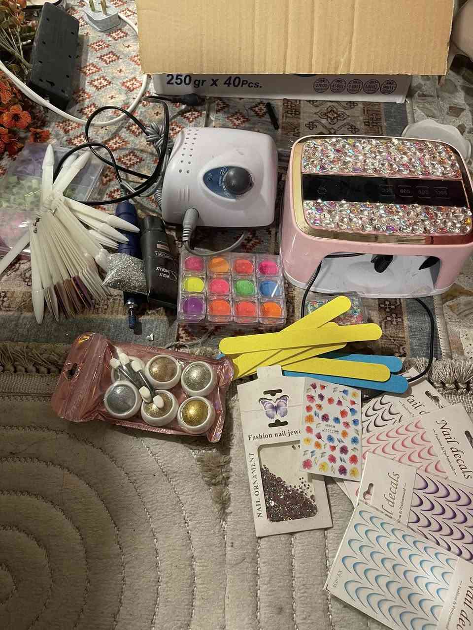 اغراض اكرلك كامله حته فرج جهاز تنشيف كلش قوي واصلي شحن وكهرباء وجهاز مبرد لاصلي علب جلش اكثر من علبه لاصلي مو لعادي الوان كل لالوان هواي شغلات ابيعهم شلع 400 الف اني ماخذتهم باكثر سعر بس بسبب عزلت صالون دابيعهم قفلهم مكاني المشتل بغداد


**إذا كنت صاحب هذا الإعلان وتريد حذفه لأي سبب، رجاءا أرسل رسالة إلى الدعم الفني**