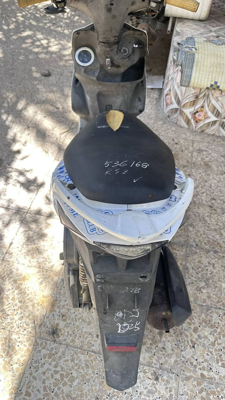 ماكس مضلع
حاويه مامبدل بيها اي شي صار يومين من جبتها بس ماعجبتني لان متعود على جبلي عالي 
نضيفه الله شاهد علي وانا صايم هسه محركها ريشه رايدها ب ٩٥٠ 
مكاني قضاء المدينة


**إذا كنت صاحب هذا الإعلان وتريد حذفه لأي سبب، رجاءا أرسل رسالة إلى الدعم الفني**