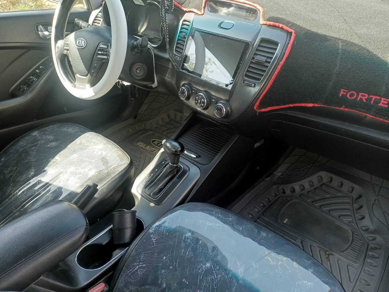 السلام عليكم كيا فورتي 2014 وارد امريكي حادثه بنيد فقط بدون دواخل فقط وبدون يراباك والباقي مكفوال, صبغه  واله      حجم المكينة 1800دوش كير ومكينه مكفوالات صدر أمامي خلفي جديد جاهزه اي نقص مابيه السياره بسمي تحويل مباشر السعر 102وبيه مجال العنوان بغداد اليوسفيه ***********
***********
