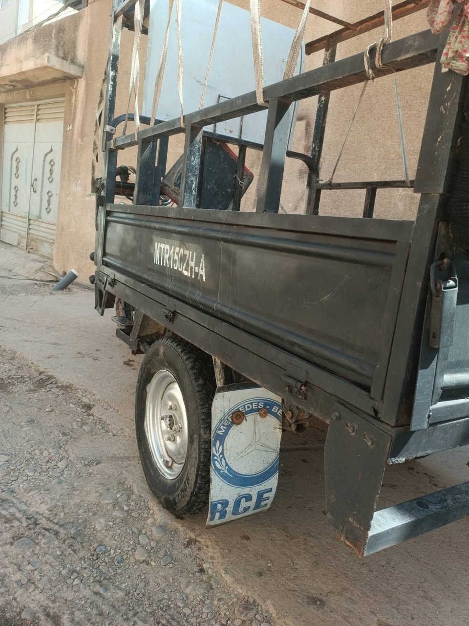 للبيع فحل عالي شرط هندر سلف واير منيه كامل بك لايت موجود بعد مامشدود  موديل 12 مينه 24 مال جناي السعر 800 بيها مجال شويه مستعجل علبيع *********** واتس اب
