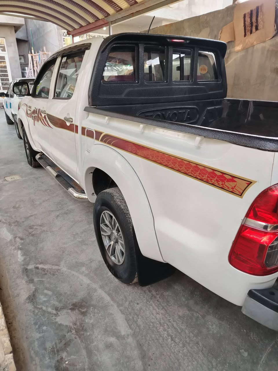 السلام عليكم
تويوتا موديل 13 فور ويل رقم أربيل ماشيه 196 ألف مكفوله كير اوتوماتيك وتبريد خير من الله السيارة نظيفه
  السعر 235 وبيها مجال حك الجيه مكان ديالى ***********
